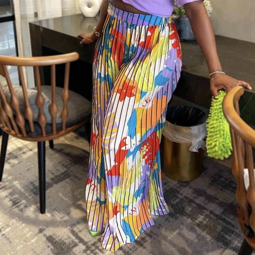 Multicolor Floral Pleated Pants